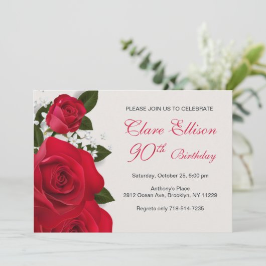 Rode rozen, witte bloemen 90e verjaardag kaart (Staand voorkant)
