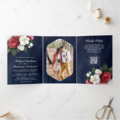 Rode Rozen Witte Magnolia Marineblauwe QR Code Tro Drieluik Uitnodiging (Binnen)