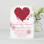 Rode rozenblaadjes liefde hart bruiloft kaart (Staand voorkant)