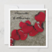 Rode rozenblaadjes, zandstrand bruiloft kaart (Achterkant)