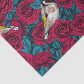 Rode rozenbloemen en goudvinkvogels tissuepapier (Detail)