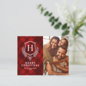 Rode ruitmotief Monogram Foto Kerstmis Feestdagenkaart (Staand voorkant)