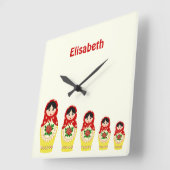 Rode Russische matryoshka het nestelen poppen Vierkante Klok (Hoek)