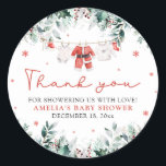 Rode Santa Baby Christmas Clothesline Baby shower Ronde Sticker<br><div class="desc">Voeg een feestelijk tintje toe aan uw baby shower met onze Red Santa Baby Christmas Clothesline Baby shower Classic Round Stickers! Met schattige rode babykleding die aan een waslijn met kerstthema hangt, zijn deze ronde stickers ideaal voor het afdichten van enveloppen, het decoreren van fastbags of het toevoegen van een...</div>