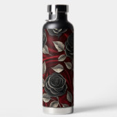 RODE SATIJNEN UITZICHT MET ZWARTE GOTISCHE ROZEN WATERFLES (Rechts)