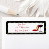 Rode schoenen en rode wijn etiket (Insitu)