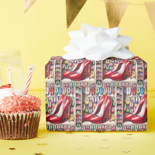 Rode schoenen in kast cadeaupapier (Verjaardagsfeest)