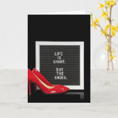 Rode schoenen met berichtbord kaart (Gele Bloem)