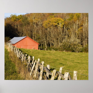 Rode schuur en hekrij langs de Blue ridge Poster