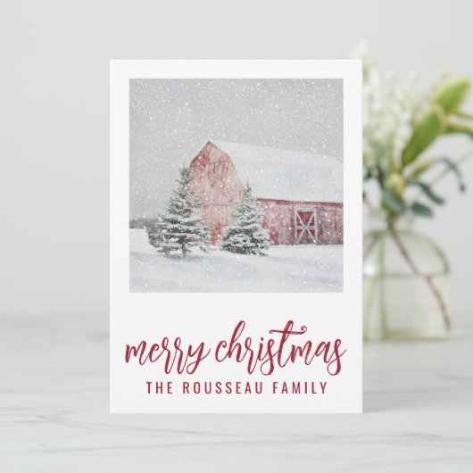 Rode schuur in wintersneeuw Kerstvakantiewenskaart Feestdagenkaart (Staand voorkant)