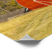 Rode schuur ligt langs het schilderachtig Flathead Poster (Hoek)