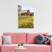 Rode schuur met gele wilde bloemen canvas afdruk (Insitu (Woonkamer))