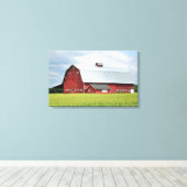 Rode schuur op boerderij print canvas (Insitu (Houten vloer))