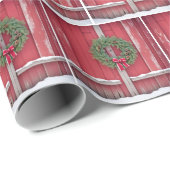 Rode schuurdeur met kerstgrenen krans cadeaupapier (Rol Hoek)