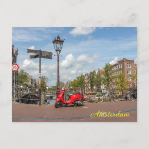 Rode scooter op de brug over de Brouwersgracht Briefkaart