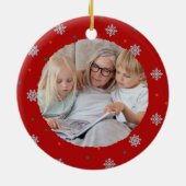 Rode sierlijke sneeuwvlokken en stippen op maat ge keramisch ornament (Achterkant)