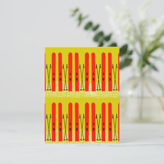 Rode skis op gele kaart (Staand voorkant)