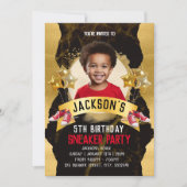 Rode sneaker verjaardagsfeestuitnodiging kaart (Voorkant)