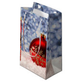 Rode Sneeuwvlok Kerstbal Klein Cadeauzakje (Voorkant Gekanteld)