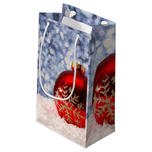 Rode Sneeuwvlok Kerstbal Klein Cadeauzakje (Achterkant Gekanteld)