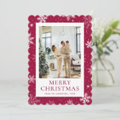 Rode Snowy Merry Christmas Snowflake Foto Feestdagenkaart (Staand voorkant)