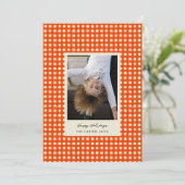 Rode speelse handgetekende geruite foto feestdagenkaart (Staand voorkant)