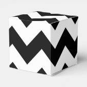 Rode spoelen op zwarte en witte zigzag bedankdoosjes (Achterkant)