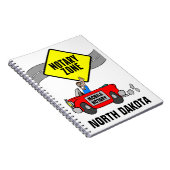 Rode sportauto in het noorden van Dakota Notitieboek (Rechterzijde)