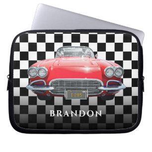 Rode sportauto, witte naam, zwart-wit geruit laptop sleeve