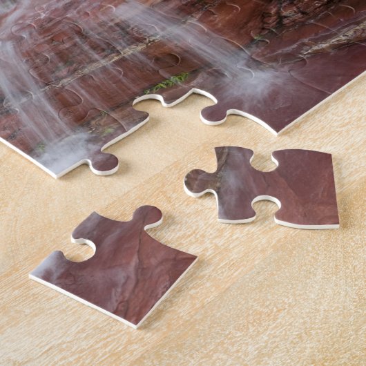 Rode steen in Baring Creek in Glacier National Legpuzzel (Zijkant)