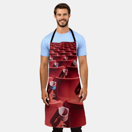 Rode stoeltje schort (Gedragen)