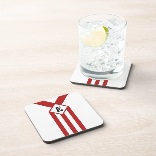 Rode strepen en Chevrons met monogram op wit Onderzetter (Rechterzijde)