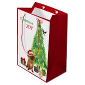 Rode teckel Hond Kerstman Hoed en kerstboom Medium Cadeauzakje (Achterkant Gekanteld)