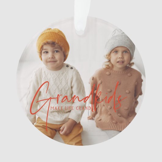 Rode tekst | Kleinkinderen maken het leven grandio Ornament (voorkant)