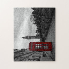 Rode telefooncel in de puzzel in Londen