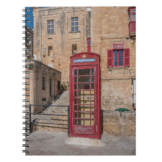 Rode telefooncel in Valletta Malta Notitieboek (Voorkant)