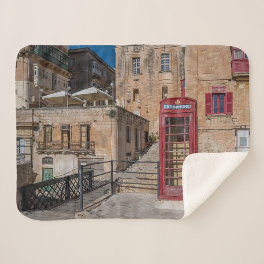 Rode telefooncel in Valletta Malta Sherpa Deken (Voorkant (horizontaal))