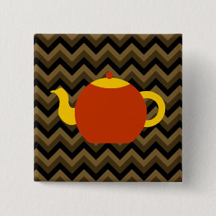 Rode theepot op bruine zigags. vierkante button 5,1 cm