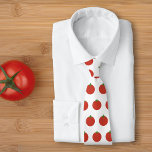 Rode Tomaat Stropdas<br><div class="desc">Voor uw man of vriend,  krijg dit stropdas met rood tomatenpatroon ontwerp. Het zal ook een perfect cadeau zijn voor een kok,  een boer of een veggie!</div>