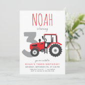 Rode Tractor Derde Verjaardag Uitnodiging (Staand voorkant)