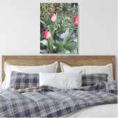 Rode tuintulpen canvas afdruk (Insitu (Slaapkamer))