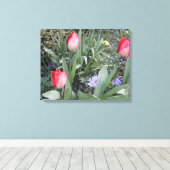 Rode tuintulpen canvas afdruk (Insitu (Houten vloer))