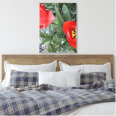 Rode tulp canvas afdruk (Insitu (Slaapkamer))