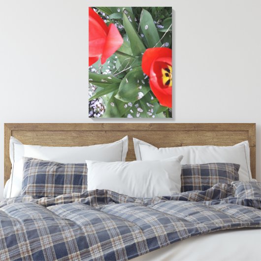 Rode tulp canvas afdruk (Insitu (Slaapkamer))
