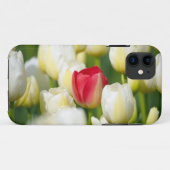 Rode tulp in een veld met witte tulpen Case-Mate iPhone case (Achterkant (horizontaal))
