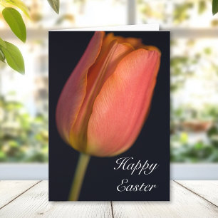 Rode Tulp op Zwarte Gelukkige Pasen Feestdagen Kaart