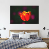 Rode tulpbloem canvas afdruk (Insitu (Slaapkamer))