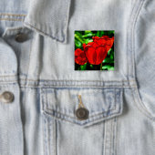 Rode tulpbloemen vierkante button 5,1 cm (In situ)