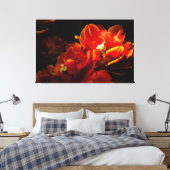 Rode tulpen donkere achtergrond canvas afdruk (Insitu (Slaapkamer))