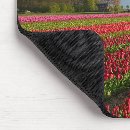 Rode tulpen en een windmolen muismat (Hoek)